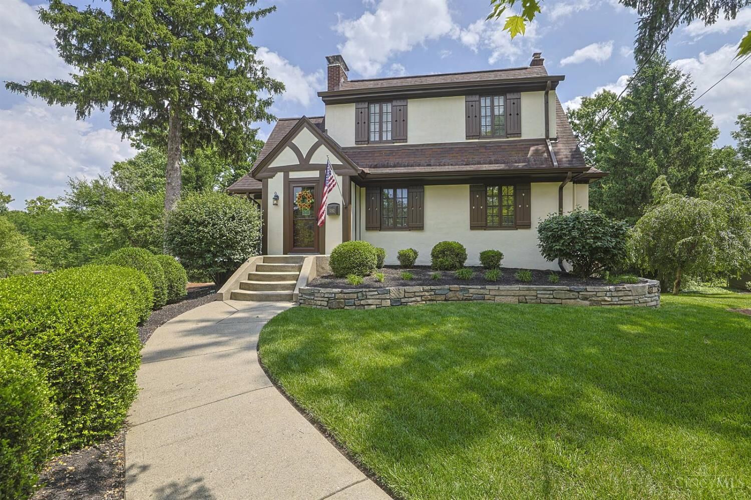 Property Photo:  1242 Garden Circle  OH 45215 