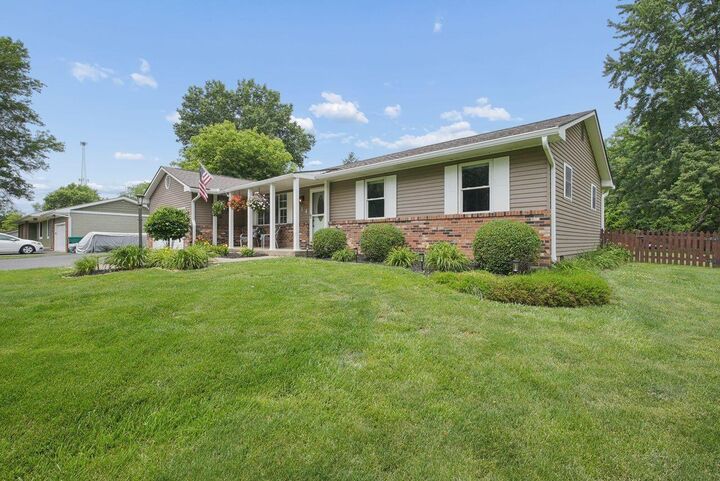 Property Photo: 214 Greenbrier Road OH 43074