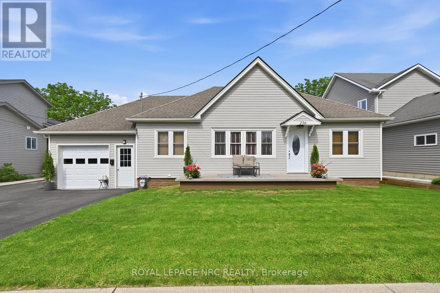 Property Photo:  236 Deere Street  ON L3B 2L8 