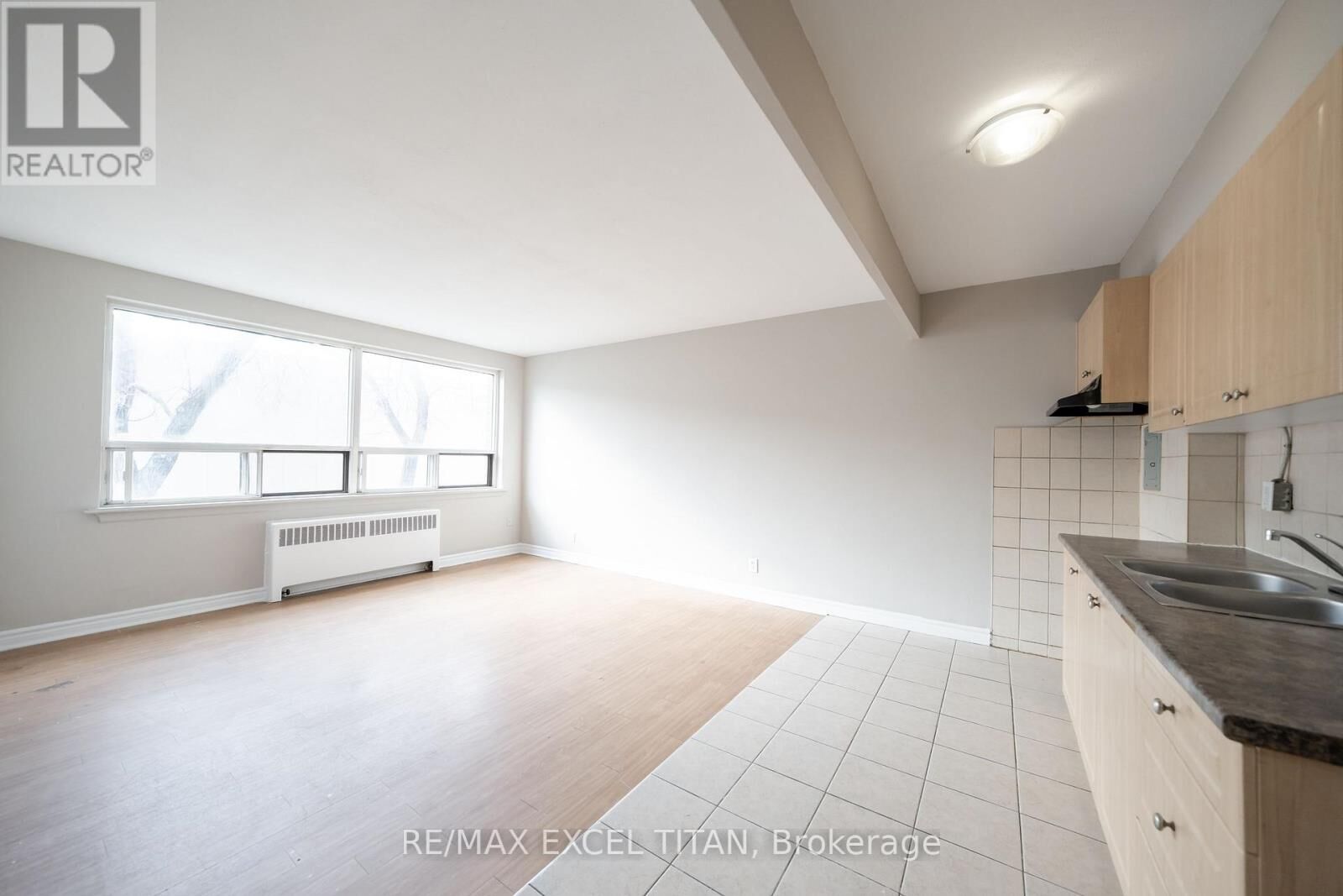 Property Photo:  468 Ottawa Street 309A  ON L8H 4A6 