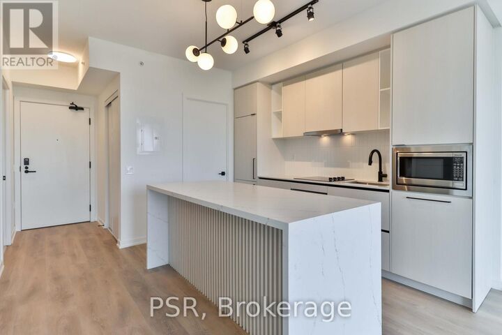 Property Photo:  1285 Dupont Street 1606  ON M6H 0E3 