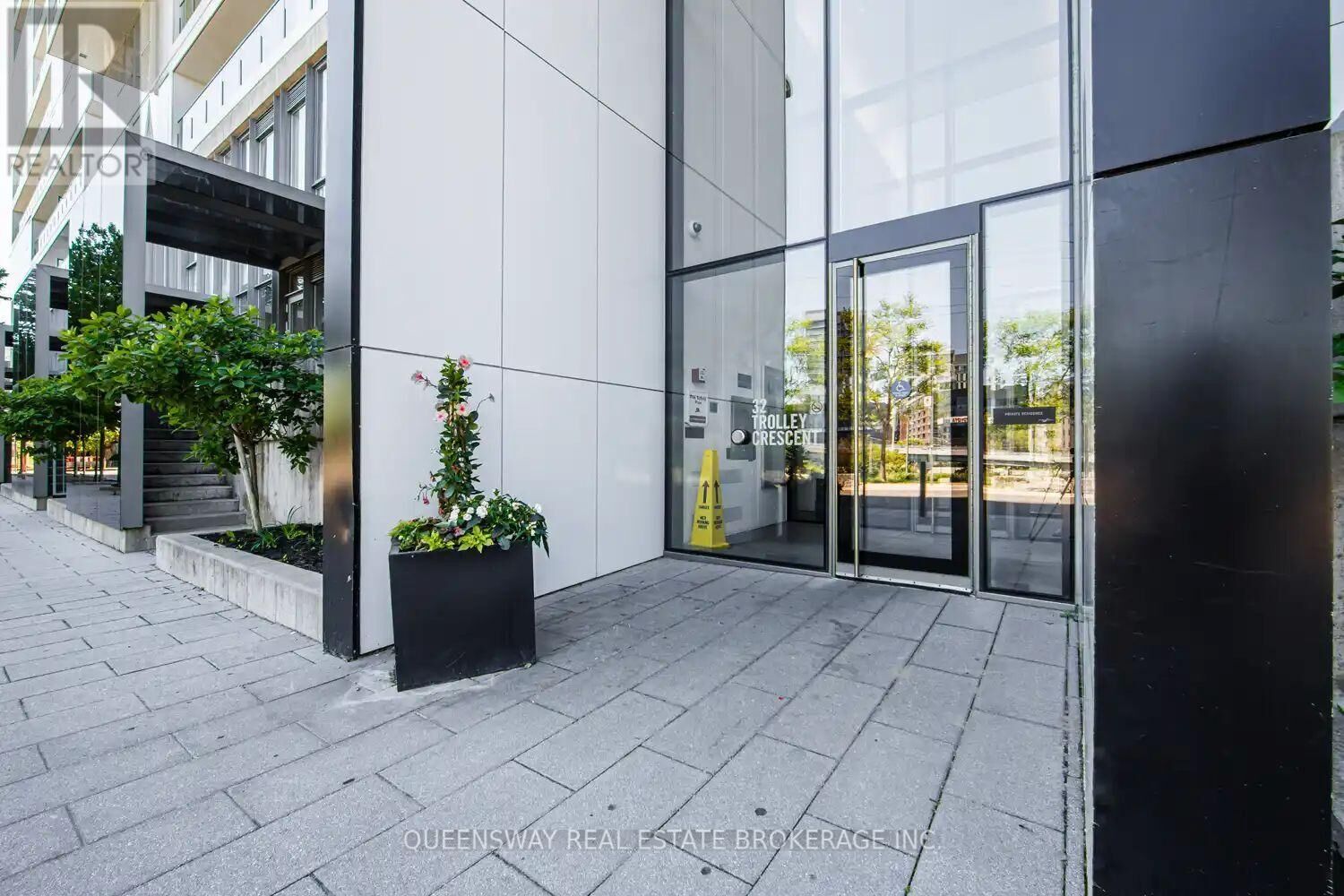 Property Photo:  32 Trolley Crescent 1014  ON M5A 1M6 