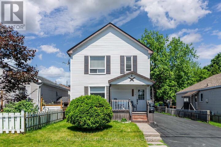 Property Photo: 213 8th Street East ON K6H 2S6