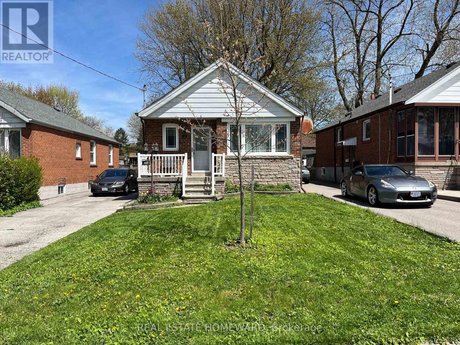 Property Photo:  137 Harewood Avenue  ON M1M 2R8 