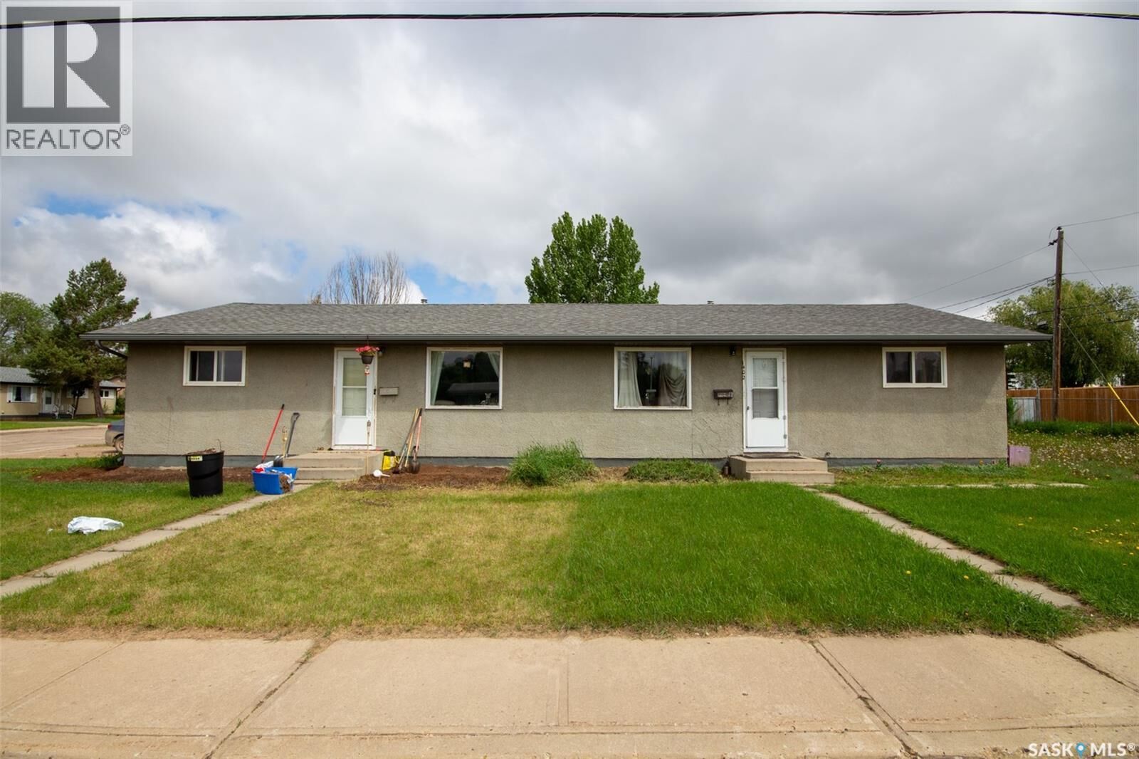 Property Photo:  1402 112th Street  SK S9A 3B2 