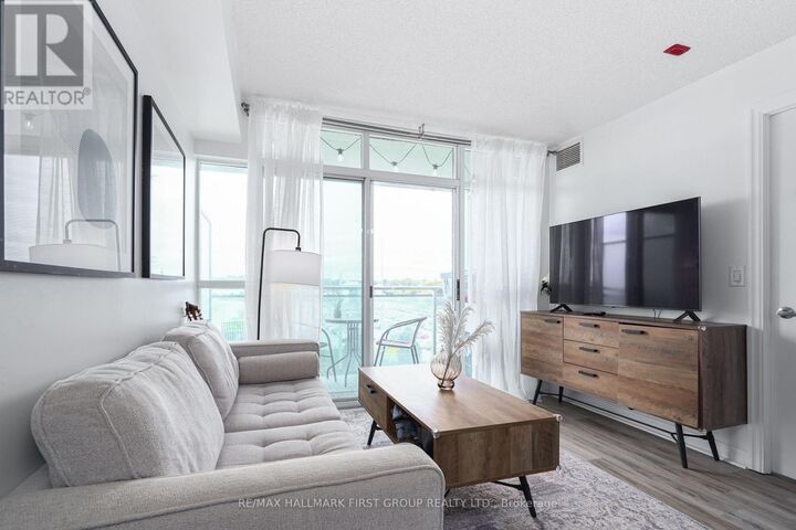 Property Photo: 1600 Charles Street 710 ON L1N 0G4