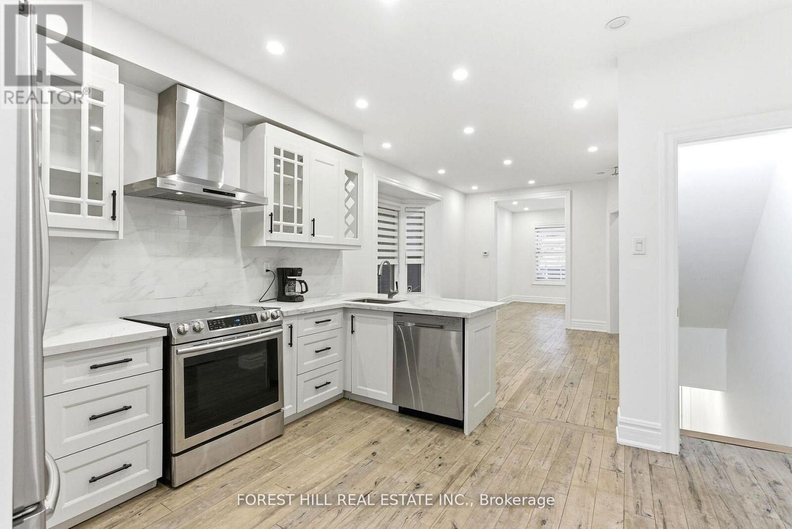 Property Photo: 1297 Davenport Road ON M6H 2H3