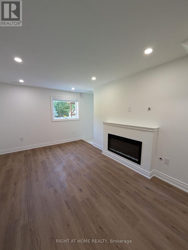 Property Photo:  251 Meadow Road Unit 2  ON L1N 3K1 