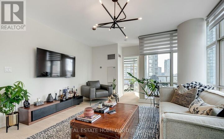Property Photo:  35 Mariner Terrace 1903  ON M5V 3V9 