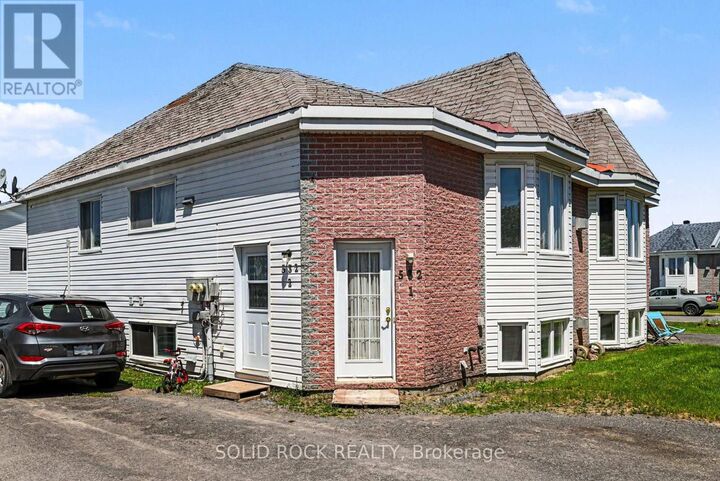 Property Photo:  532 Mario Street  ON K6A 3V4 