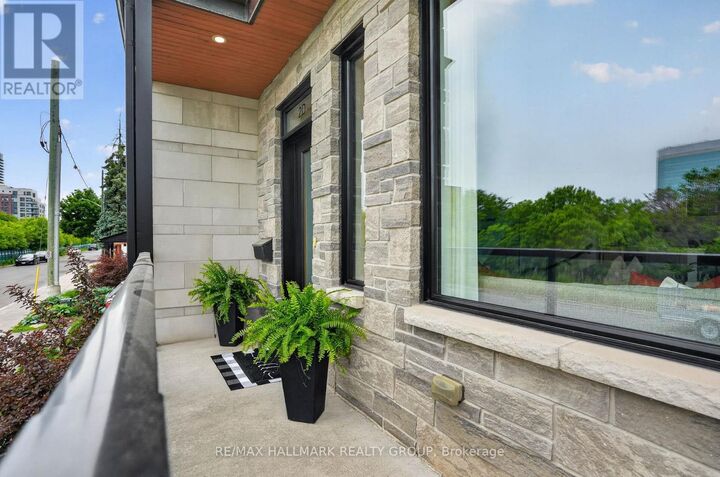 Property Photo:  2D Railway Street  ON K1S 4N9 