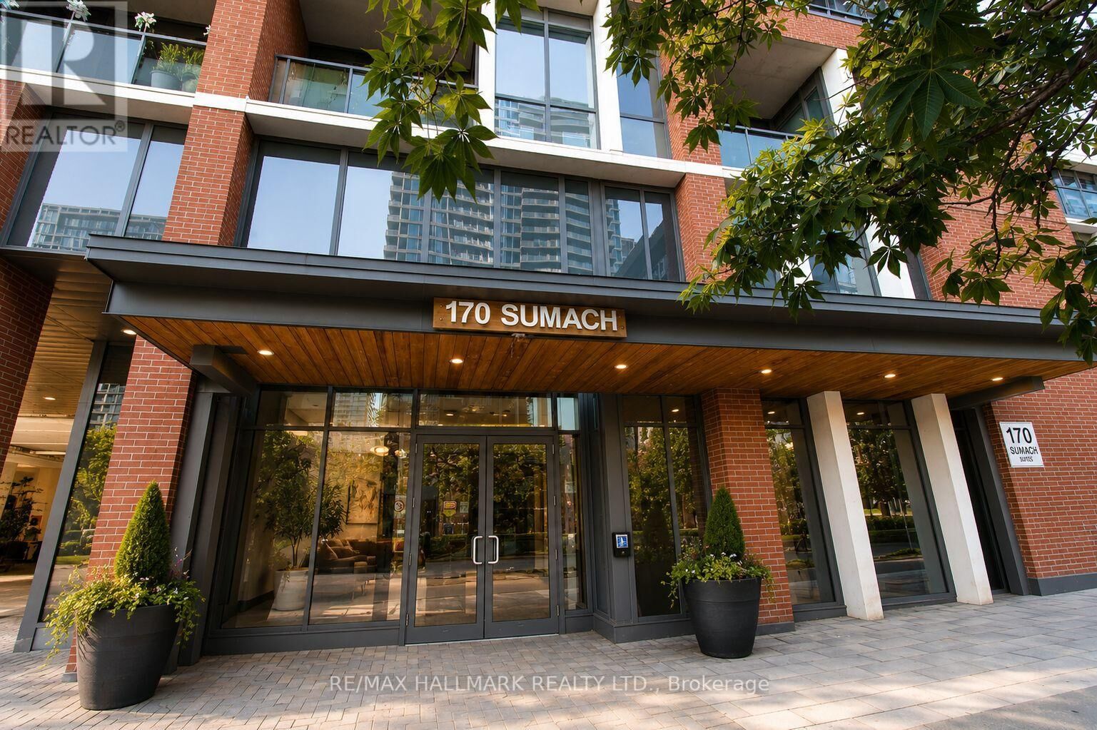 Property Photo:  170 Sumach Street 2404  ON M5A 3K2 