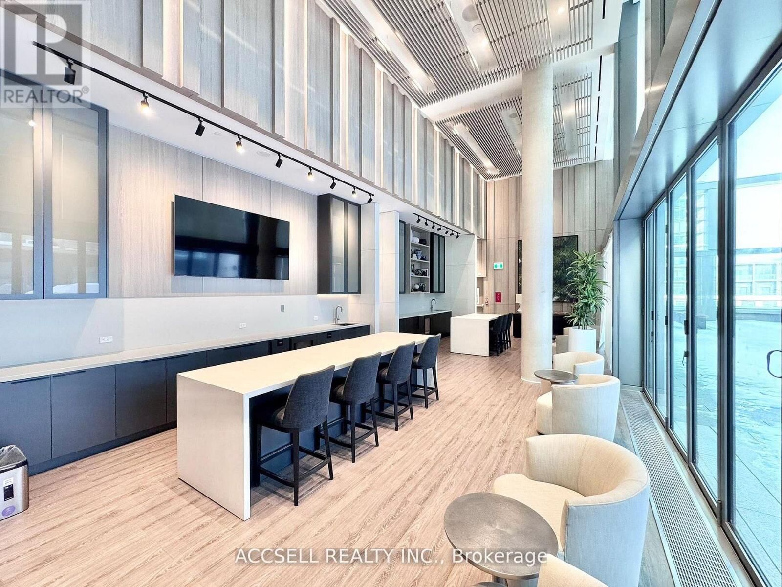 Property Photo: 185 Millway Avenue W305 ON L4K 0L2