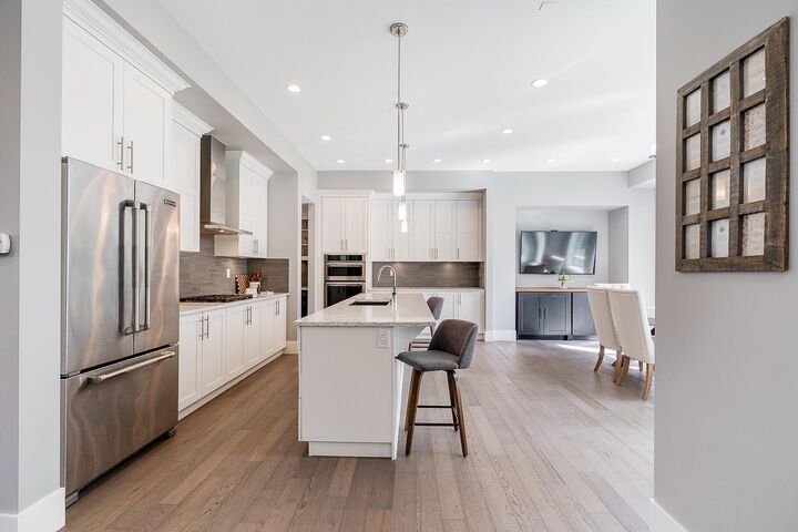 Property Photo:  15708 Mountain View Drive  BC V3Z 0C6 