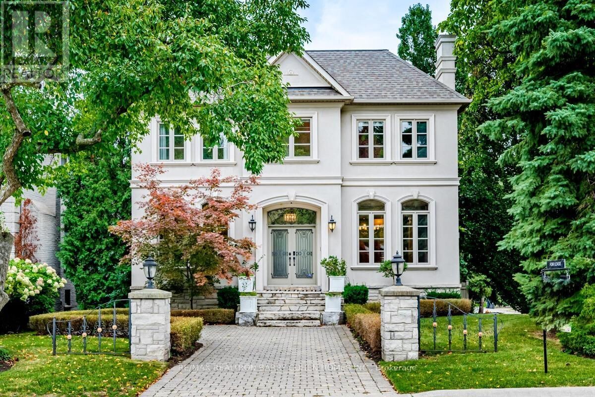 Property Photo:  8 York Road  ON M2L 1H5 