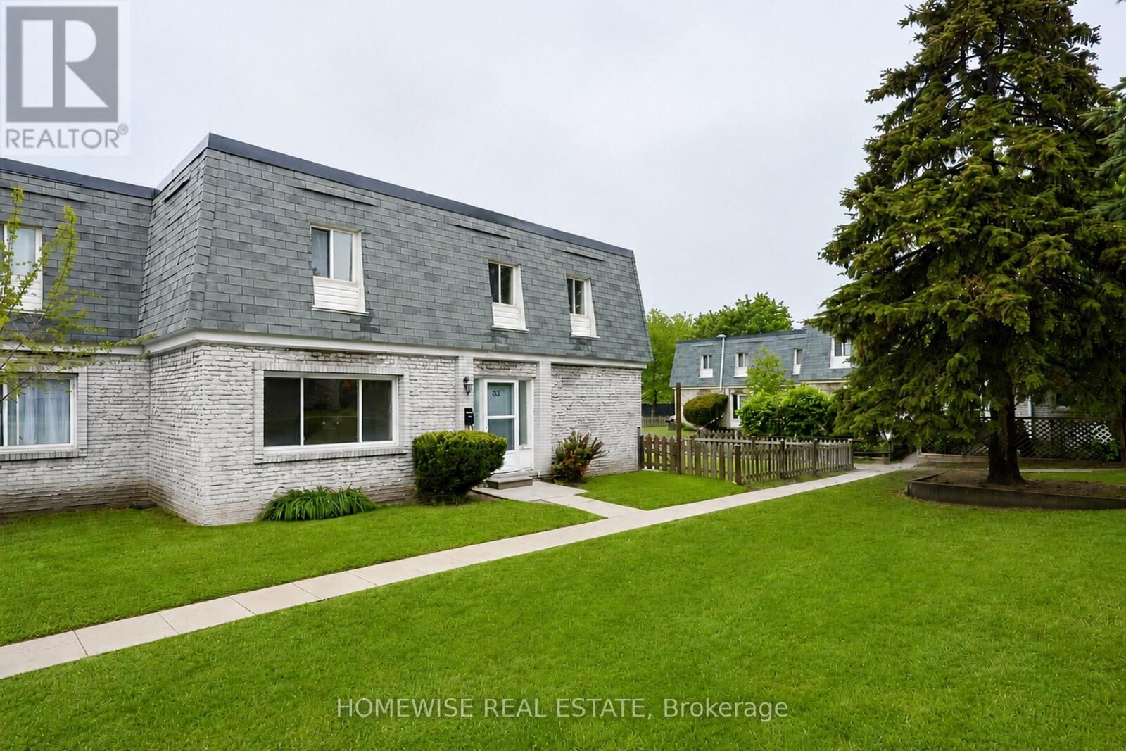 Property Photo: 1350 Winding Trail 33 ON L4Y 2T8