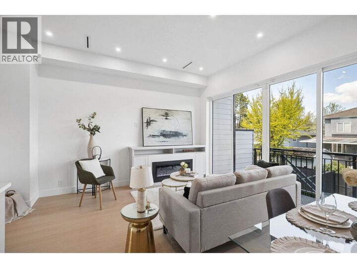 Property Photo:  1005 East 55th Avenue 1  BC V5X 1N8 