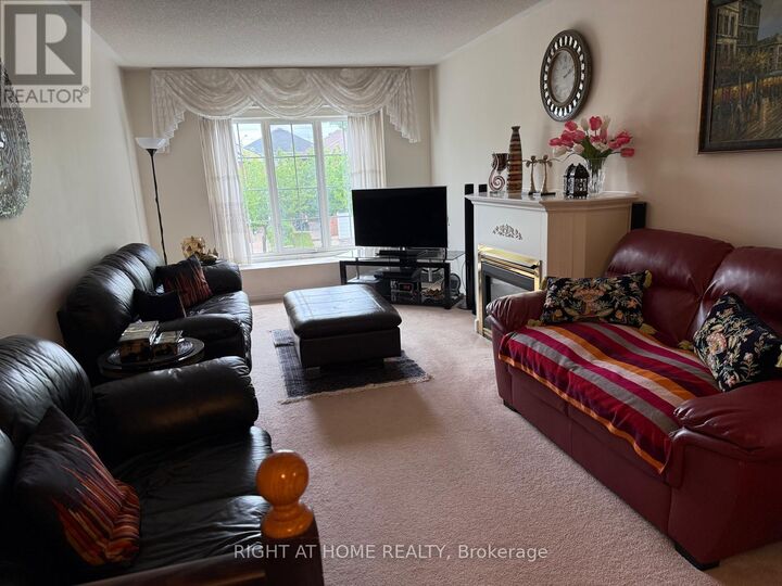 Property Photo: 5392 Marblewood Drive ON L5V 2L9