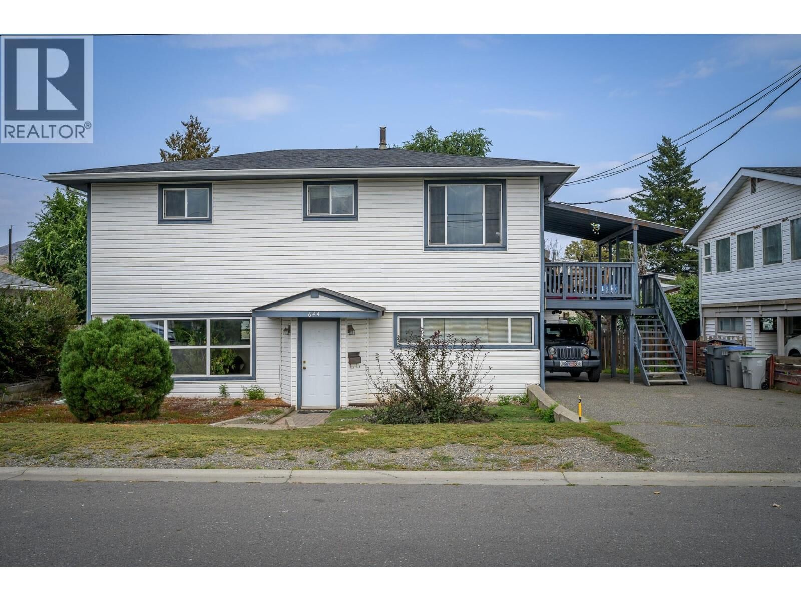 Property Photo:  644 Brentwood Avenue  BC V2B 1P5 