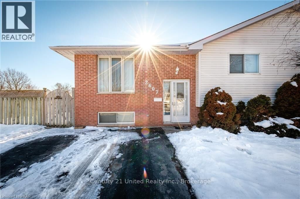 Photo de la propriété:  2607 Foxmeadow Road Unit B  ON K9L 1X3 