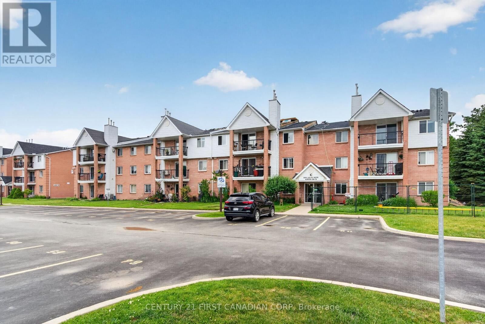 Property Photo: 1096 Jalna Boulevard 62 ON N6E 3B8