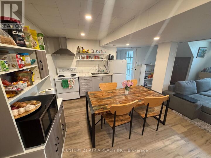 Property Photo: 10 Iber Court ON L4G 1V5