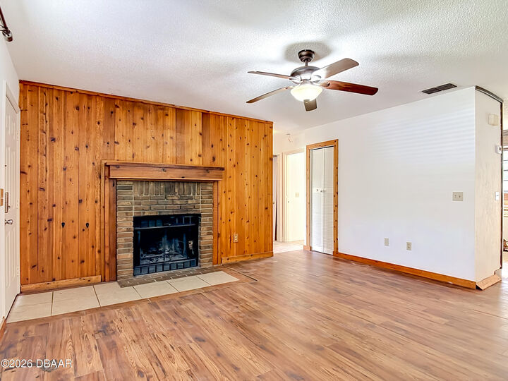 Property Photo: 1433 Tommy Hitchcock Avenue FL 32124