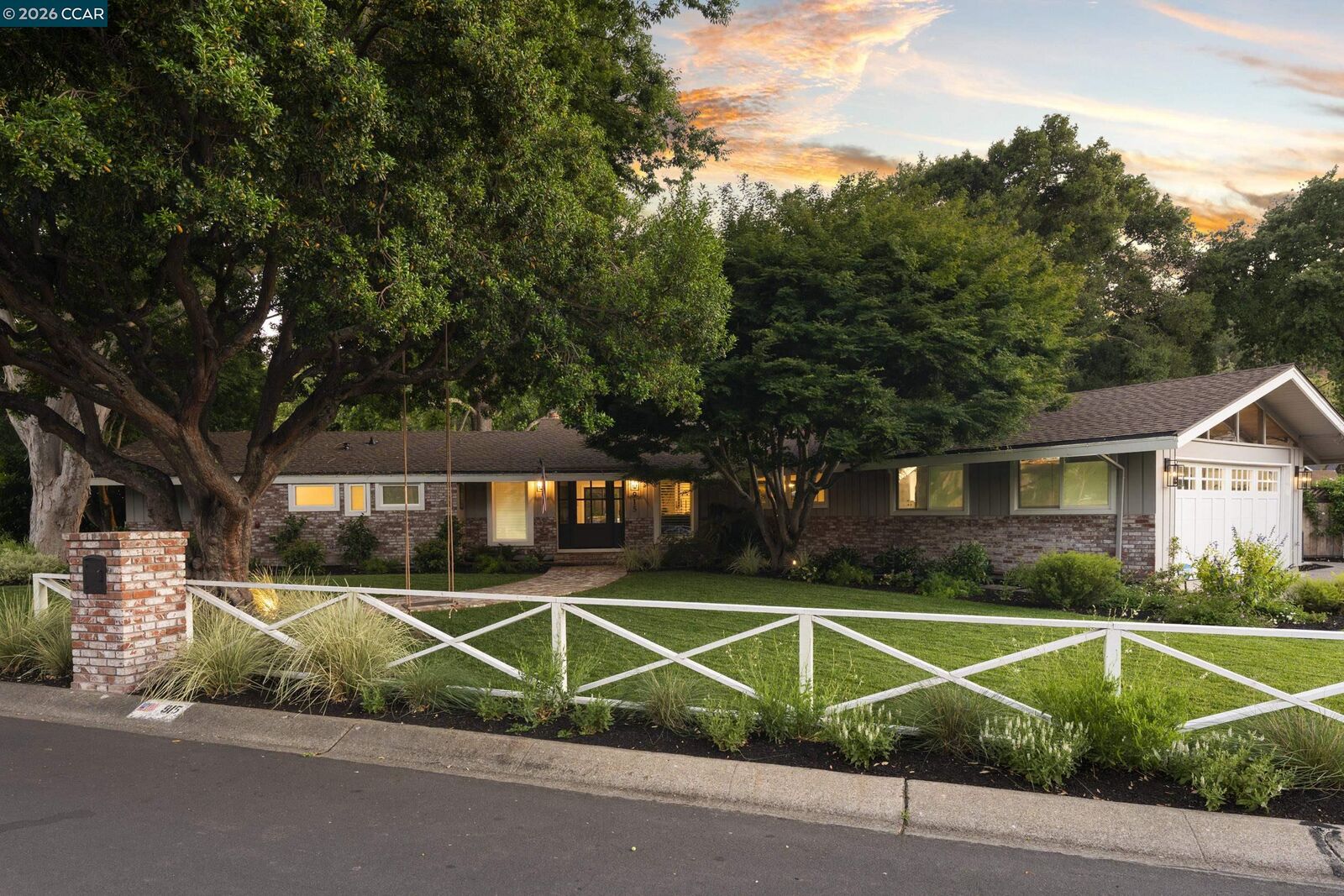 Property Photo: 915 Forest Ln CA 94507