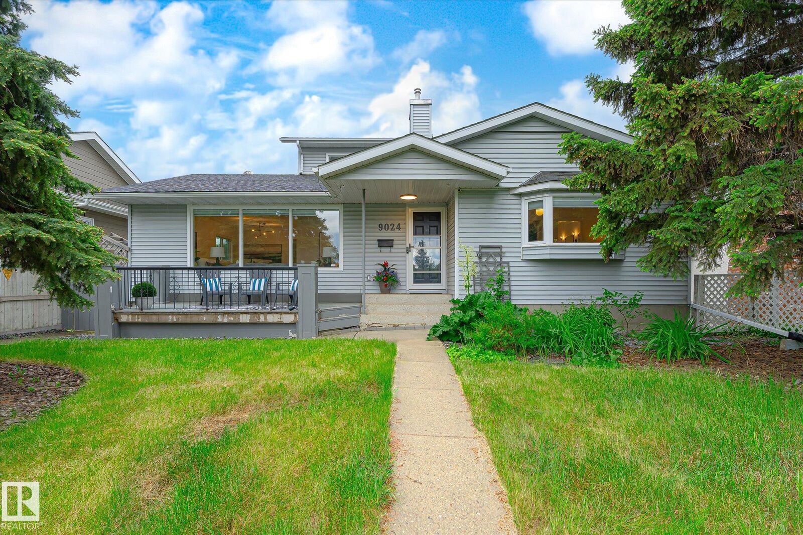 Property Photo:  9024 147 Street NW  AB T5R 0Y5 