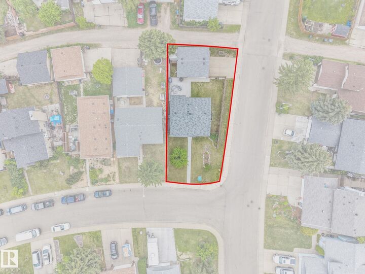 Property Photo: 3904 35 Avenue NW AB T6L 4L1