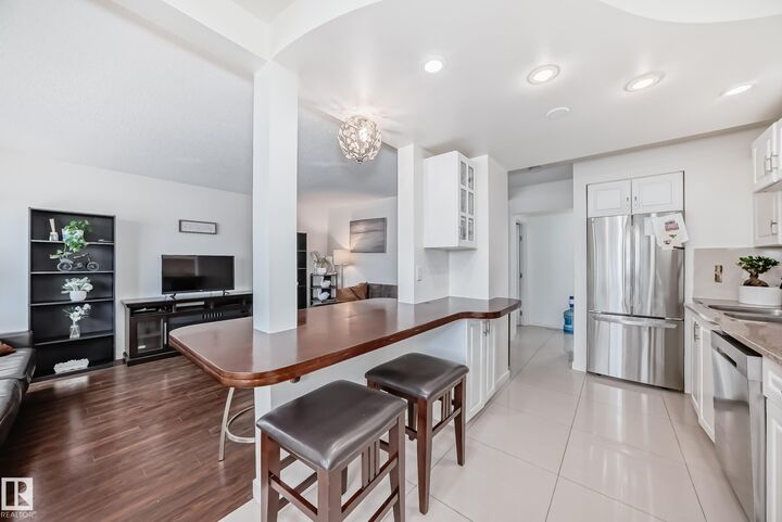 75 Amberly Court NW — photo 1