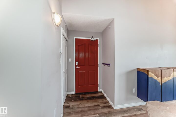 Property Photo: 10710 116 Street NW 401 AB T5N 3A5