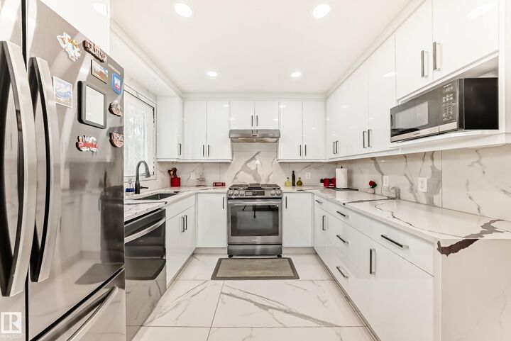 3843 47 Street NW — photo 1