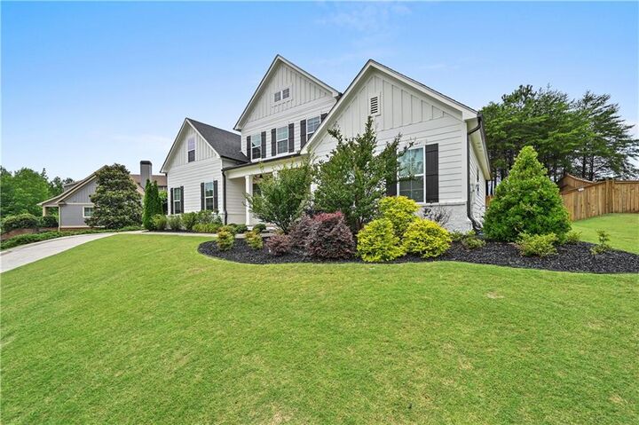 Property Photo:  450 Parkbrook Way  GA 30114 