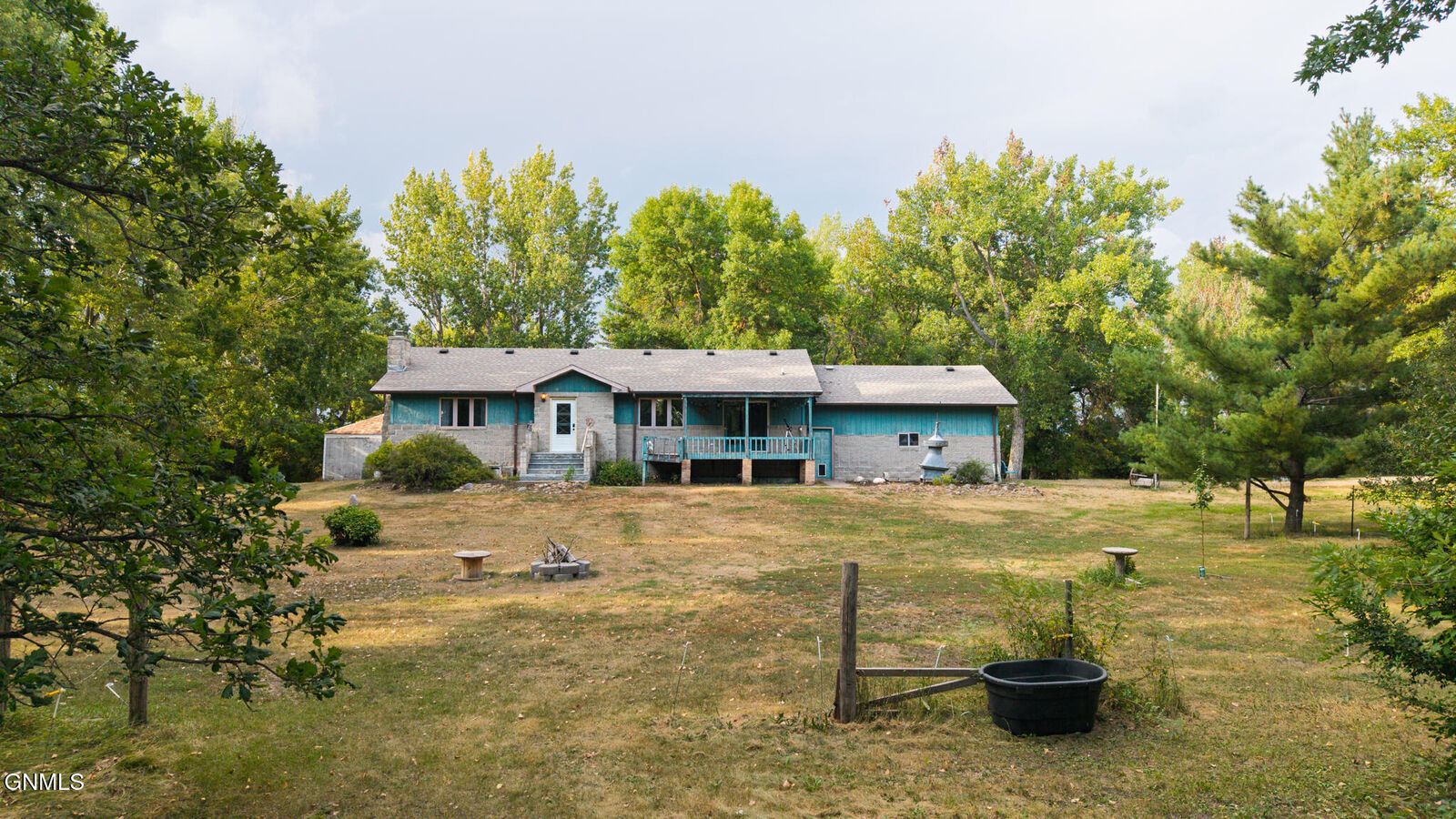 Property Photo: 3825 86 1/2 Avenue SE ND 58401