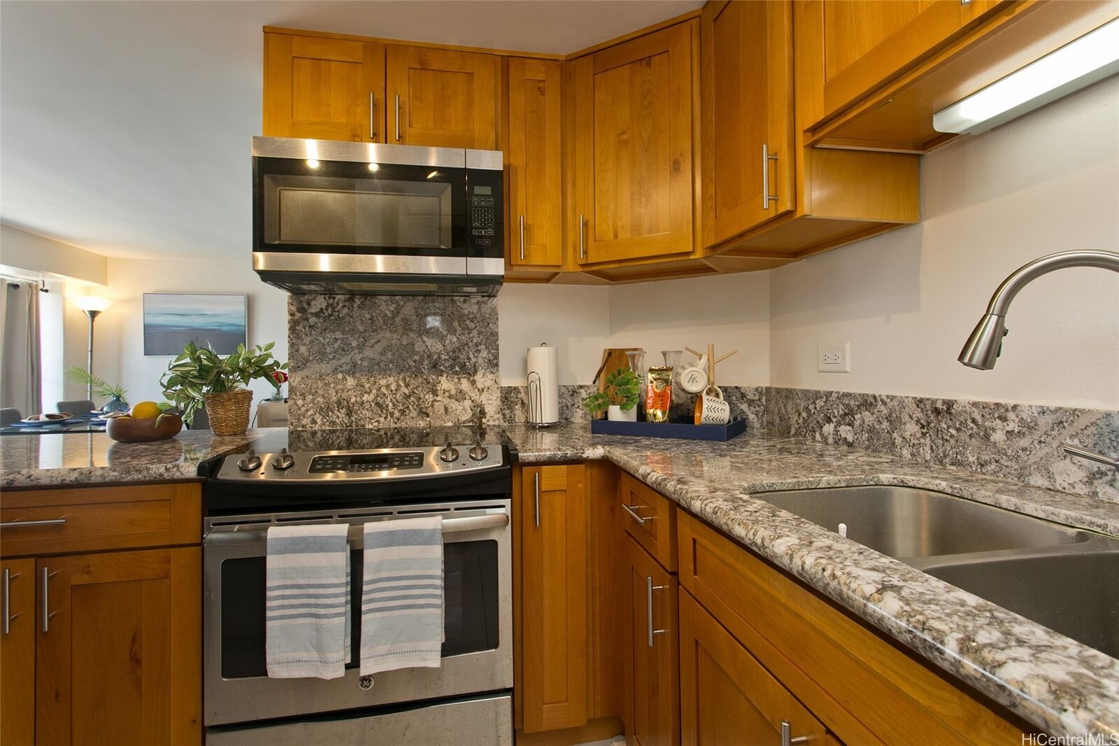 Property Photo: 2525 Date Street 3706 HI 96826