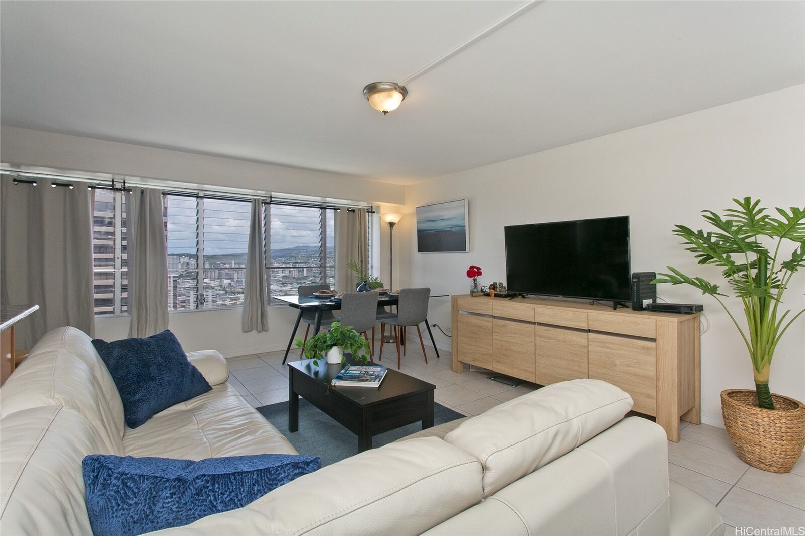 Property Photo: 2525 Date Street 3706 HI 96826