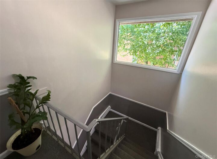 Property Photo:  1003 Barclay Manor 10C  NY 12550 