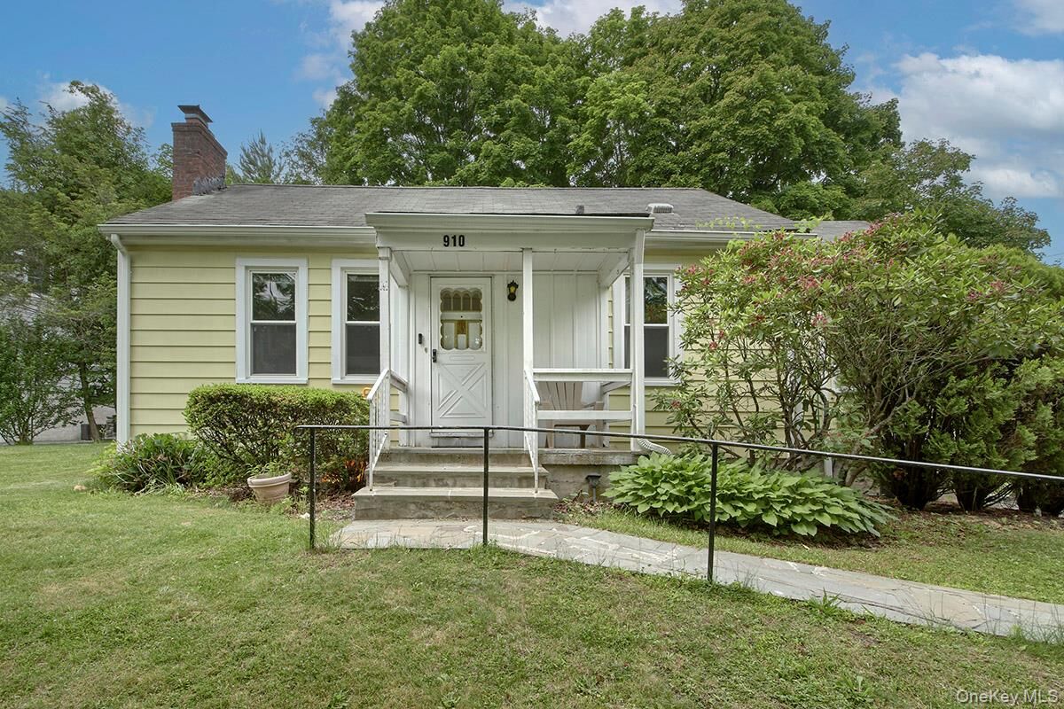Property Photo: 910 Linda Avenue NY 10594