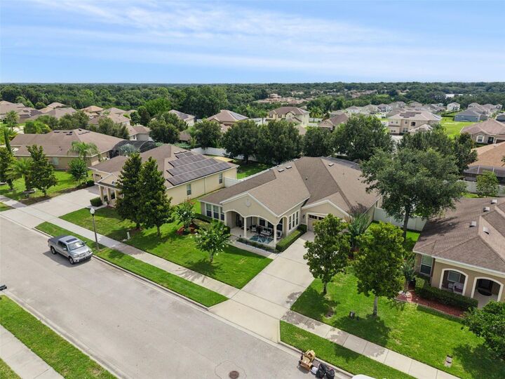 Property Photo: 4042 Chandler Estates Drive FL 32712