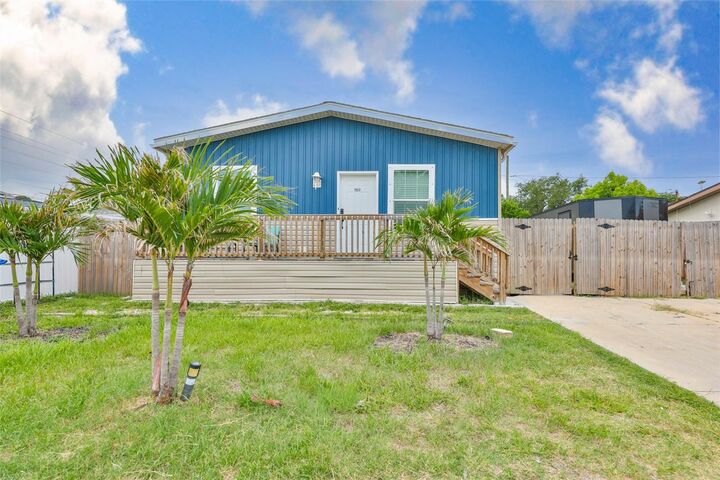 Property Photo:  1169 8th Avenue NE  FL 33770 