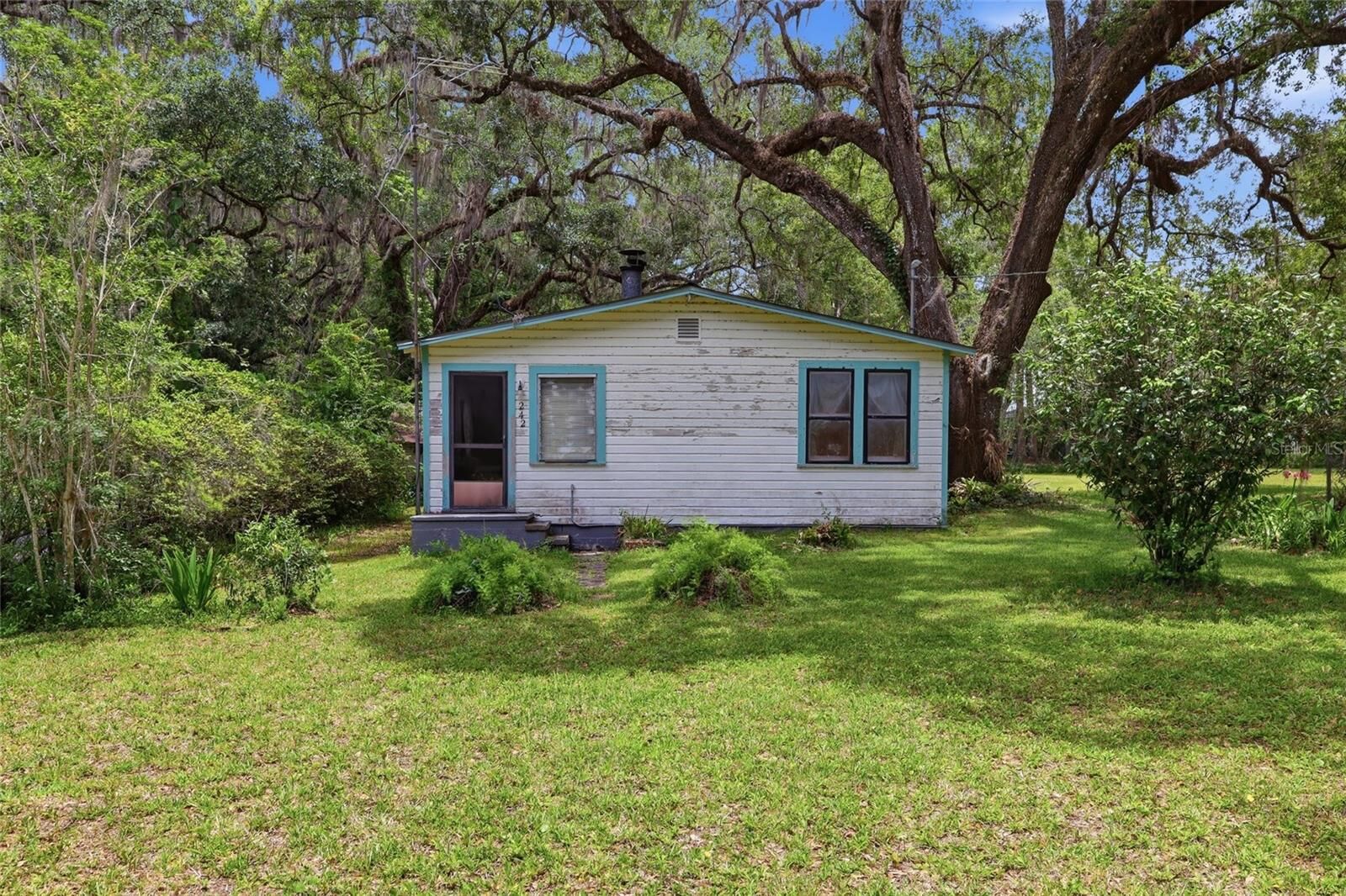 Property Photo:  242 Zoller Street  FL 34601 