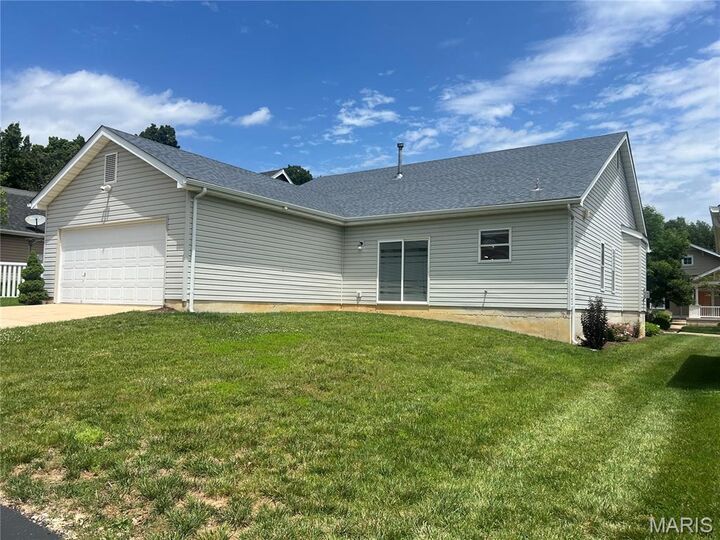 Property Photo:  321 Hawks View Drive  MO 63368 