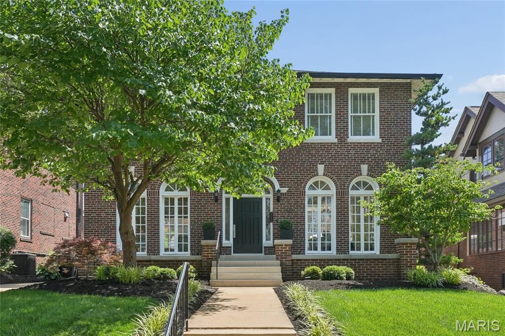 Property Photo:  30 Arundel Place  MO 63105 