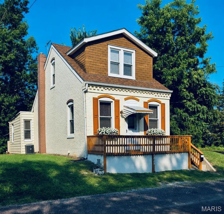 Property Photo:  1825 Bunsen Avenue  IL 62226 