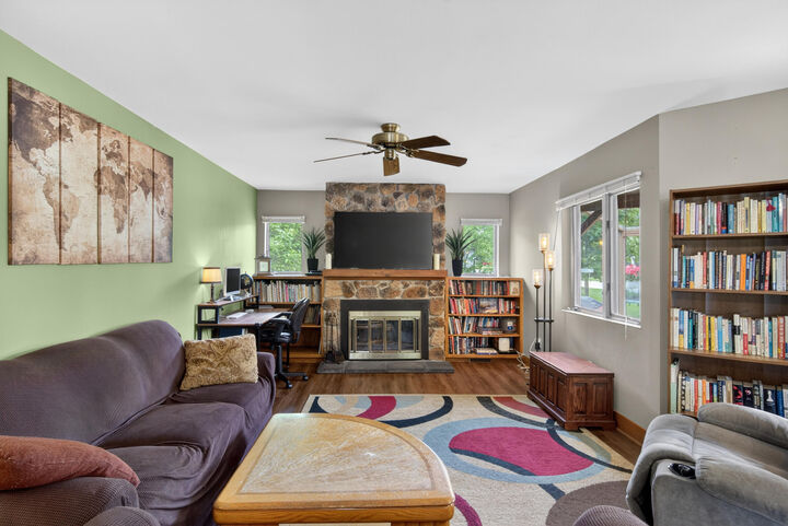 Property Photo: 822 Woodland St WI 53073