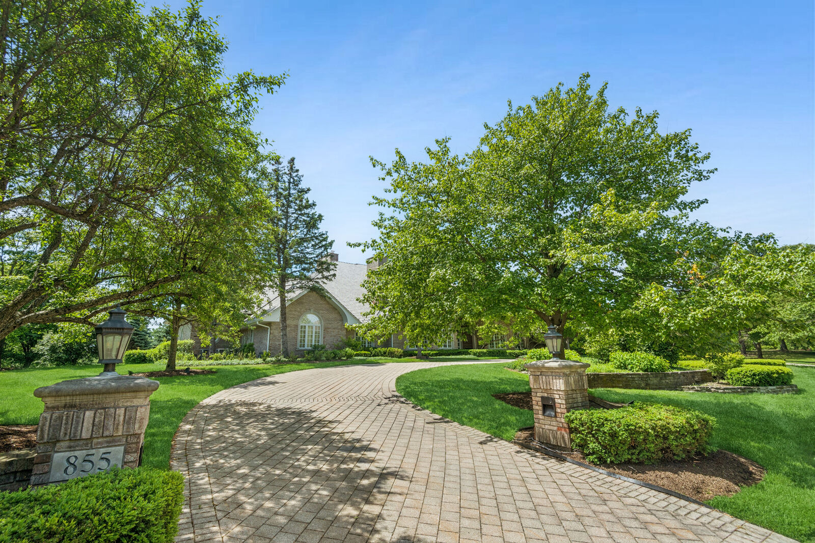 Property Photo: 855 Jennifer Court IL 60045