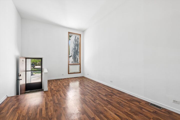 Property Photo: 363 Cedar Tree Court 363 IL 60169