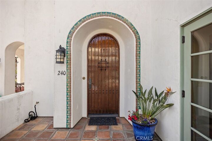 Property Photo:  240 Avenida Rosa B  CA 92672 