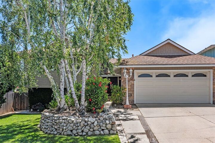 Property Photo: 5551 Rainbow Crest CA 91301